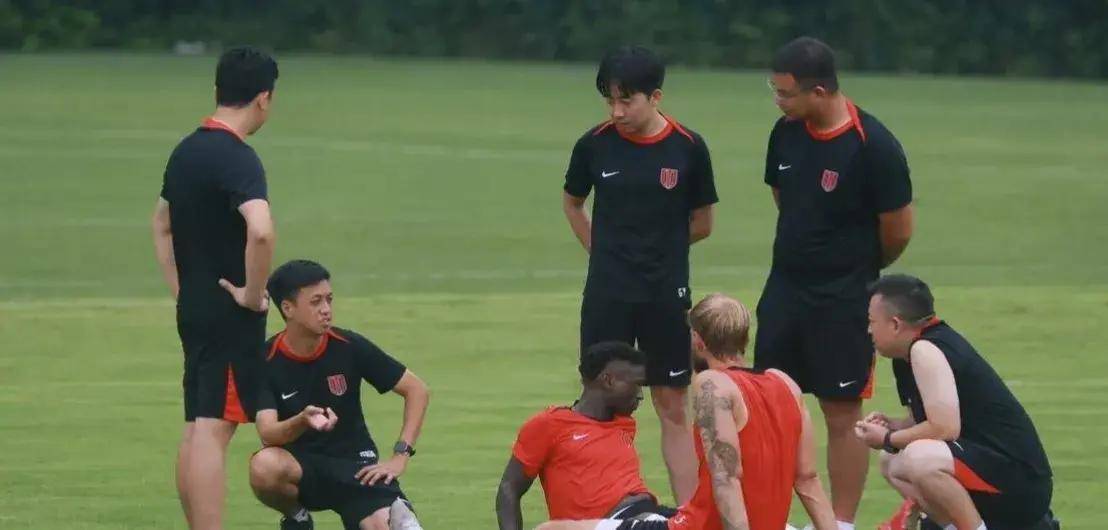 转会期成都蓉城调整名单以备NBA总决赛；完成体检环节打磨；球迷炸锅；更衣室氛围转暖的简单介绍-开云